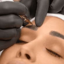 Microblading et maquillage permanent esthéticienne certifiées et formée Phibrows et Maud Academy à Feyzin 